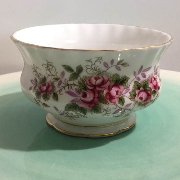 Vintage Royal Albert Lavender Rose small sugar bowl - Picture 1 of 9